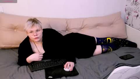 brian_mils online show from December 18, 12:56 pm