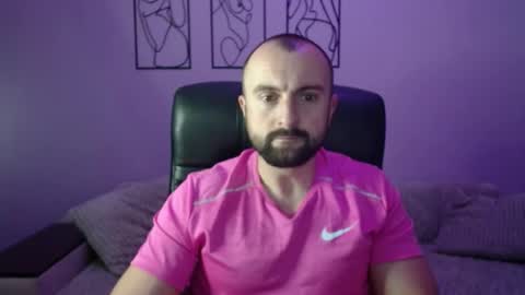 brindlefly69 online show from November 1, 12:42 pm