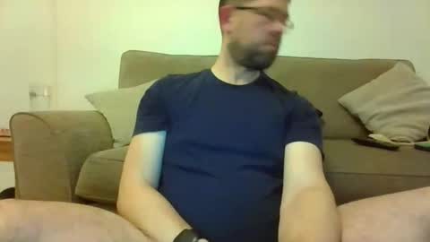 britguy6985 online show from December 22, 9:01 pm