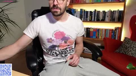 Snapshot of britishpoet chatting on January 7, 1:32 pm Callum online show from January 7, 1:32 pm