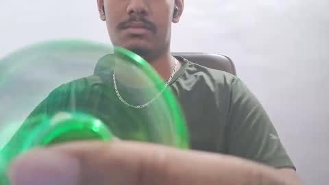 brownguy2505 online show from December 15, 10:56 am