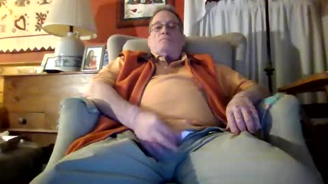 Snapshot of brubar chatting on October 25, 12:01 am brubar online show from October 25, 12:01 am
