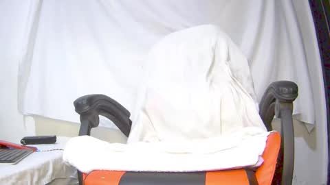 Bruce online show from December 4, 2:07 am