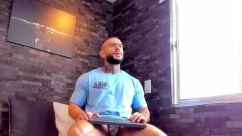 Snapshot of brucedallas chatting on September 22, 1:43 pm brucedallas online show from September 22, 1:43 pm