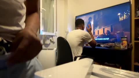 Snapshot of brunosex96 chatting on October 2, 8:02 pm brunosex96 online show from October 2, 8:02 pm