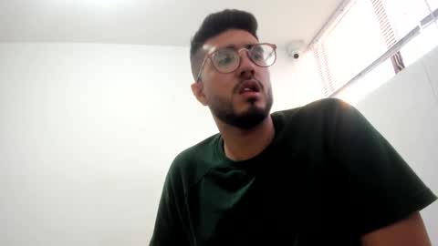 Snapshot of bryperez chatting on March 10, 10:13 pm bry online show from March 10, 10:13 pm