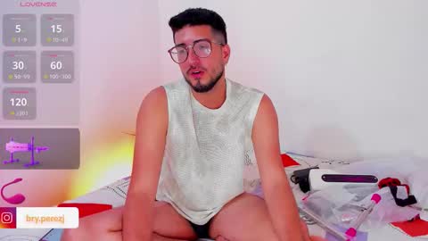 Snapshot of bryperez chatting on October 21, 2:58 am bry online show from October 21, 2:58 am