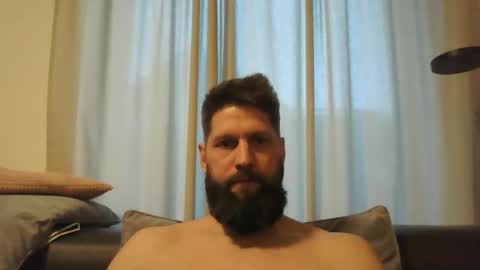 bubblebee1982 online show from December 17, 2:44 pm