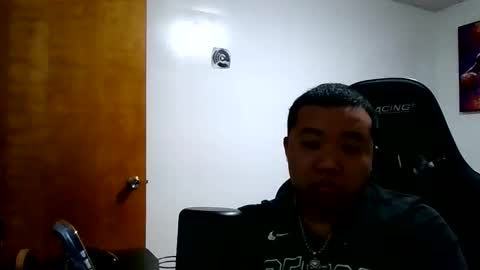 buffsexyman24 online show from April 25, 12:46 am