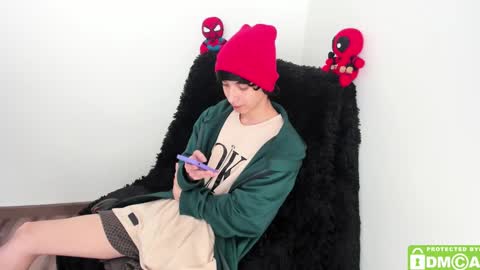 Snapshot of bumblubee chatting on December 24, 6:17 pm Tonny online show from December 24, 6:17 pm