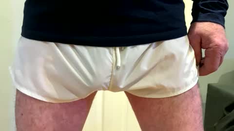 bushlover07404 online show from February 3, 11:37 am