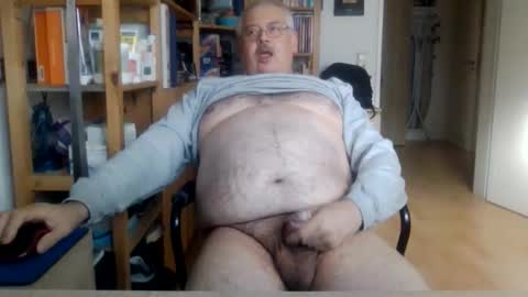 busi online show from November 4, 1:34 pm