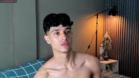 Buster independent model online show from December 24, 5:16 am