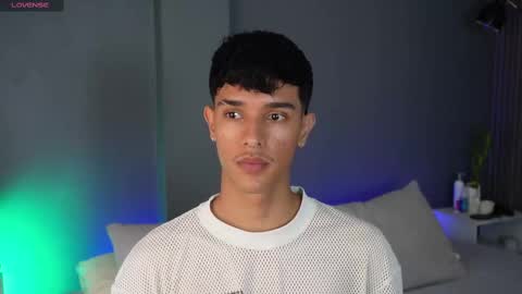 Buster independent model online show from March 4, 12:33 pm