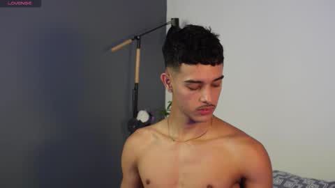 Buster independent model online show from October 23, 6:00 pm