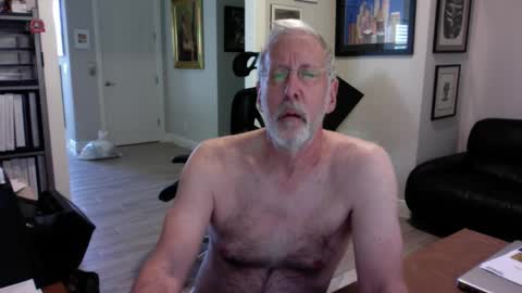 Snapshot of bustinout99 chatting on February 23, 2:32 pm afternoon wood online show from February 23, 2:32 pm