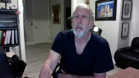 Snapshot of bustinout99 chatting on January 11, 12:40 pm afternoon wood online show from January 11, 12:40 pm