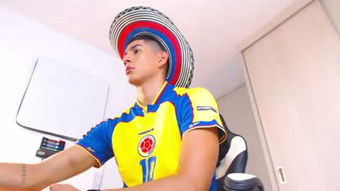 Valerio  online show from July 7, 8:45 pm