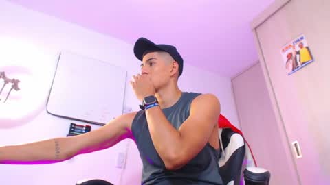 Valerio  online show from June 19, 9:19 pm