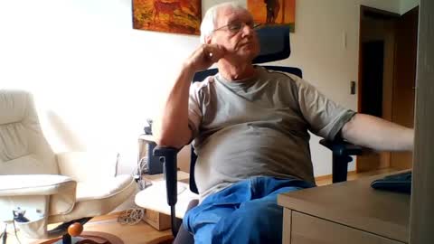 camcologne online show from June 10, 9:33 am