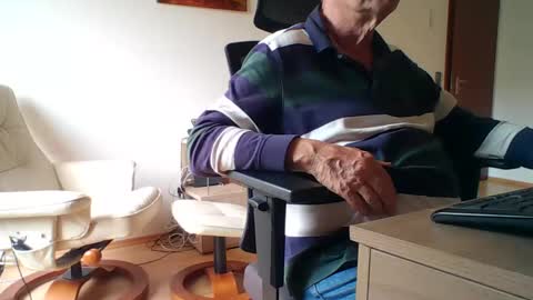 camcologne online show from October 14, 8:32 am