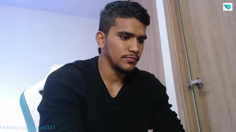 camilo_contre21 online show from April 15, 7:36 pm