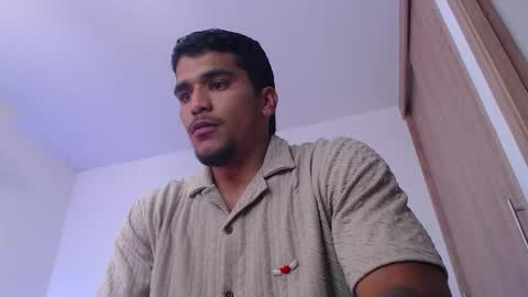 camilo_contre21 online show from March 25, 7:29 pm