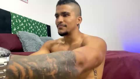 camilo_contre21 online show from December 18, 10:50 pm