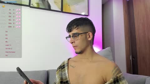   INDEPENDENT MODEL online show from January 23, 2:12 am