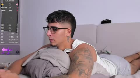   INDEPENDENT MODEL online show from May 25, 5:13 am