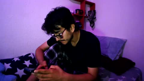 camilor00 online show from April 22, 10:25 pm