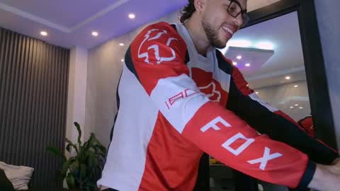 Camilo Watson online show from March 6, 2:30 am