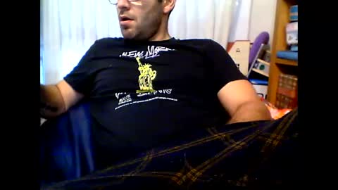 Snapshot of ccddrr2 chatting on December 4, 10:35 am ccddrr2 online show from December 4, 10:35 am