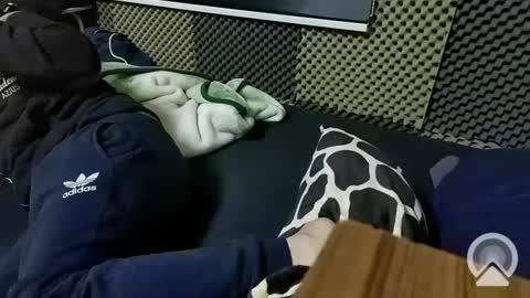 Snapshot of cezar46 chatting on February 18, 8:58 pm cezar online show from February 18, 8:58 pm