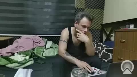 Snapshot of cezar46 chatting on January 25, 1:54 am cezar online show from January 25, 1:54 am