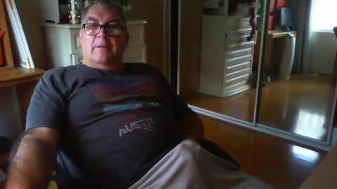 Snapshot of chalkstall chatting on September 12, 5:18 am Chalky online show from September 12, 5:18 am