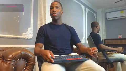 charlesbrown_ online show from December 22, 12:02 pm