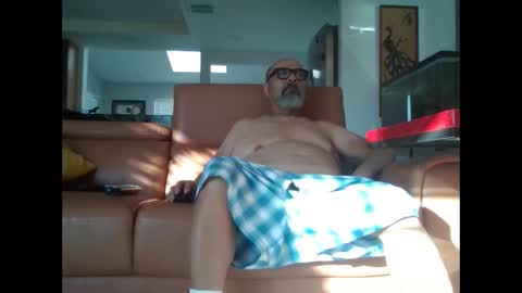 charlieo1953 online show from December 5, 10:45 pm