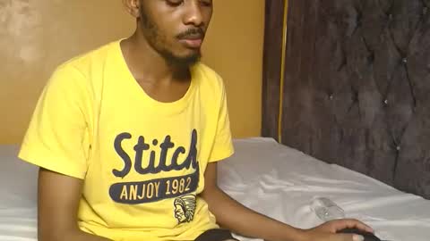 charmleo online show from April 24, 7:05 pm