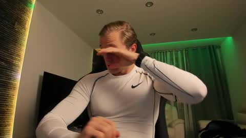 Chase Reed online show from October 31, 2:09 pm