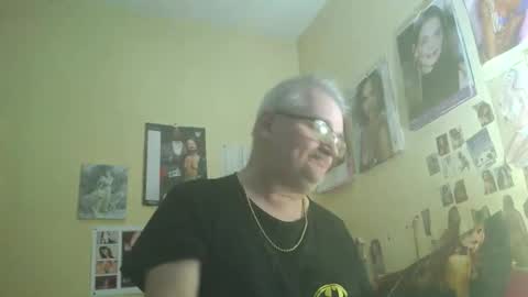 Snapshot of chatubatelee555 chatting on October 4, 1:21 am lee online show from October 4, 1:21 am
