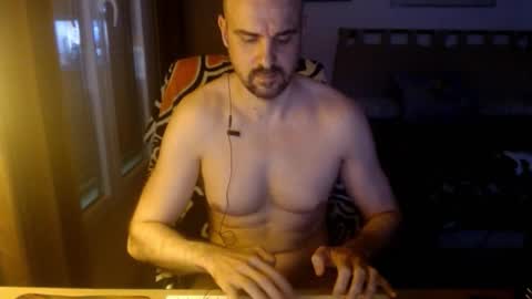 Snapshot of chicocam1983 chatting on October 26, 4:53 pm chicocam1983 online show from October 26, 4:53 pm