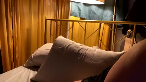 A online show from December 25, 8:50 pm