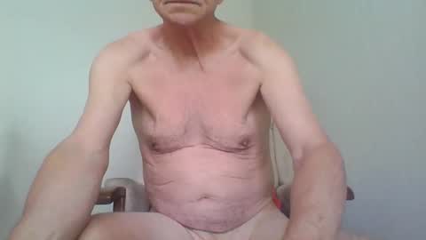 chipper341596 online show from May 1, 7:33 am