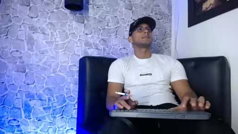 chris_dick2 online show from July 27, 1:29 pm