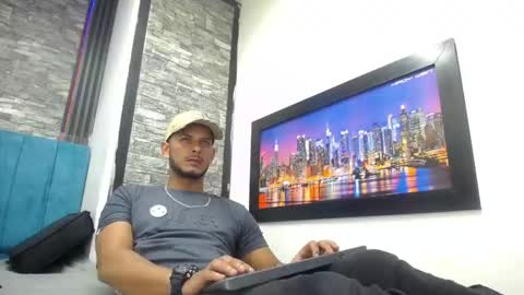 chris_dick2 online show from February 8, 7:47 am