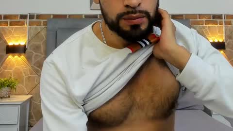 chris_kizz online show from December 19, 3:29 am