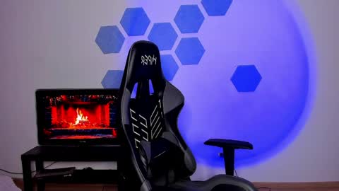 Chris Tyson online show from April 8, 8:17 pm