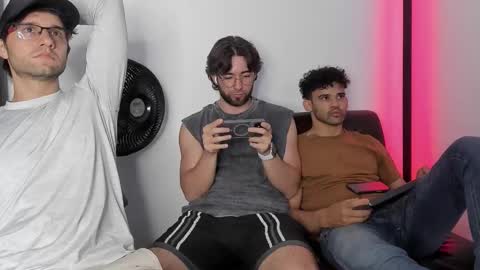 Im Chirs IM MODEL INDEPENDT online show from September 18, 12:56 am