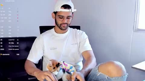 Im Chirs IM MODEL INDEPENDT online show from January 16, 2:09 pm